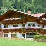 Haus Stern * ניוסטיפט אים סטובאיטל